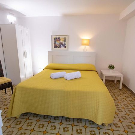 Le Torrette Rooms And Apartments Avola Eksteriør billede